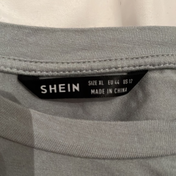SHEIN Ruched Tee - Picture 5 of 5